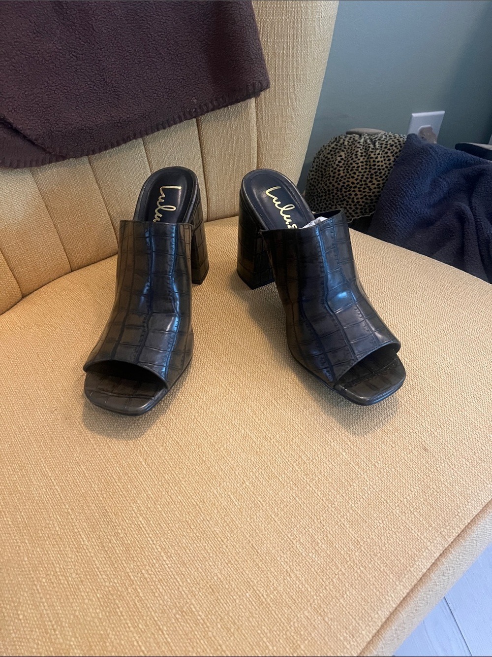 Lulu's Black Green Croc-Embossed Peep-Toe Block Heel Mules